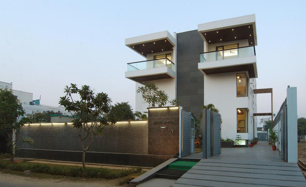 Hotel White Lotus Gurgaon Esterno foto