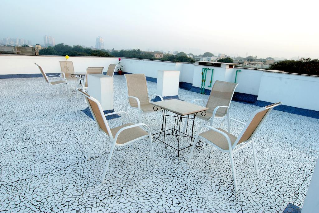Hotel White Lotus Gurgaon Esterno foto